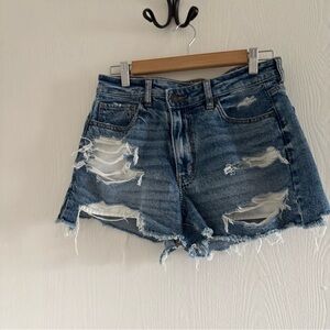 American Eagle Mom Shorts Size 8 Distressed High Rise Denim Cutoffs